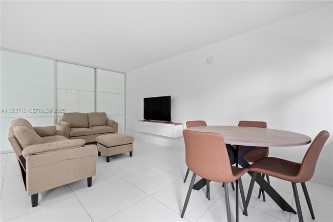 Building Photo - 301 Jefferson Ave