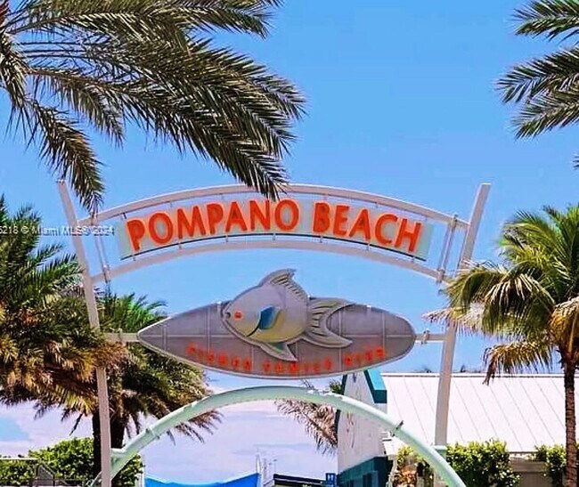 Building Photo - 3208 Canal Dr