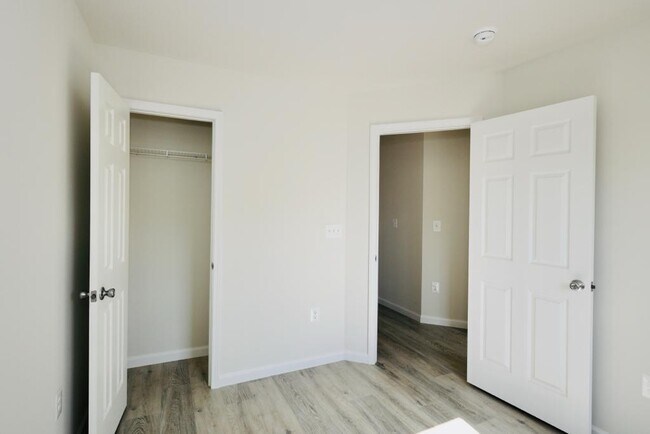 Building Photo - 809 S Cameron St