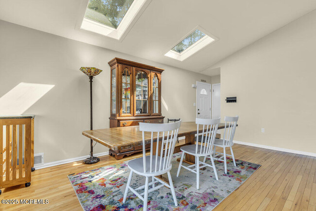 Building Photo - 193 Navesink Ave