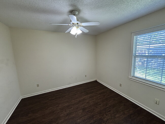 Building Photo - 113 Woodleigh Rd