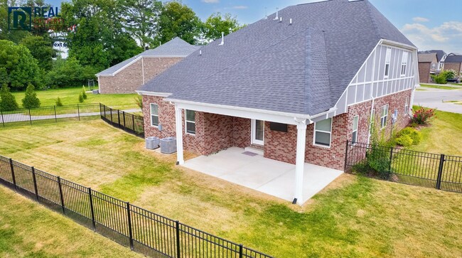 Building Photo - Gorgeous, Luxury home in Marymont Springs! Neighborhood pool and playground!
