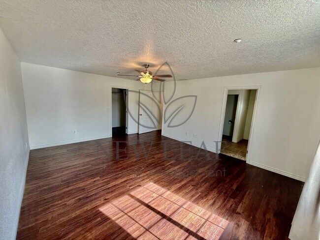 Building Photo - 4 Bedroom home on Private lot in PHELAN CA