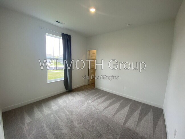Building Photo - 5102 Astor Wy