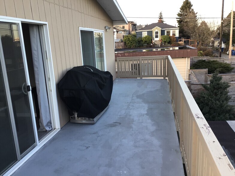 Back Deck - 4008 37th Ave SW