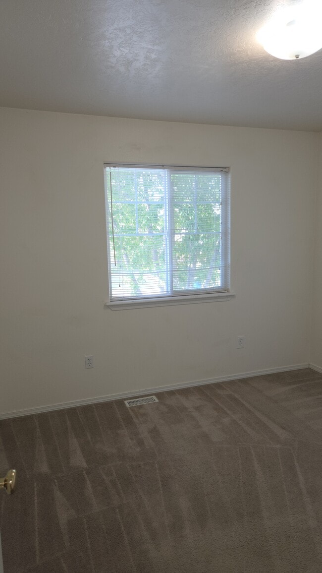 Building Photo - 3801 E Sutton Ave
