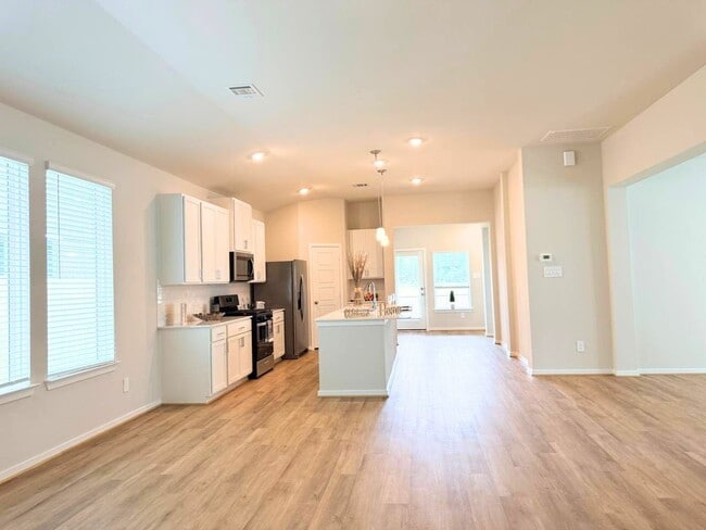 Building Photo - 16246 Parish Pointe Ct