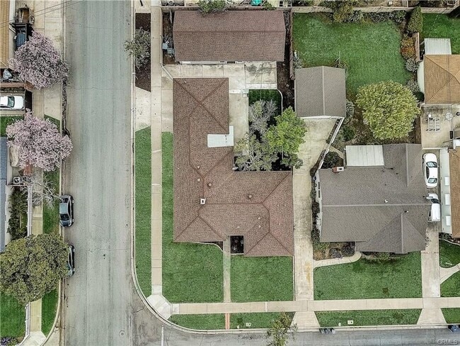 Building Photo - 1242 E Everett Pl