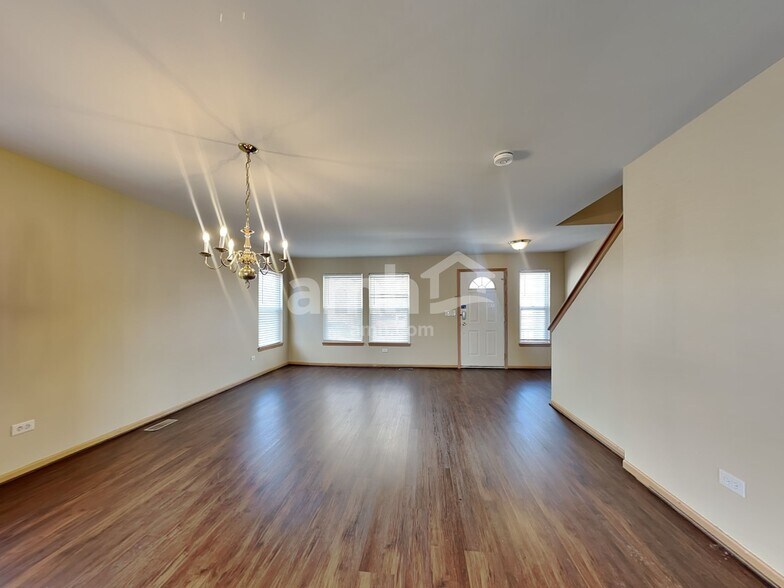 Building Photo - 3217 Kenilworth Ln