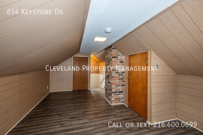 Building Photo - 854 Keystone Dr