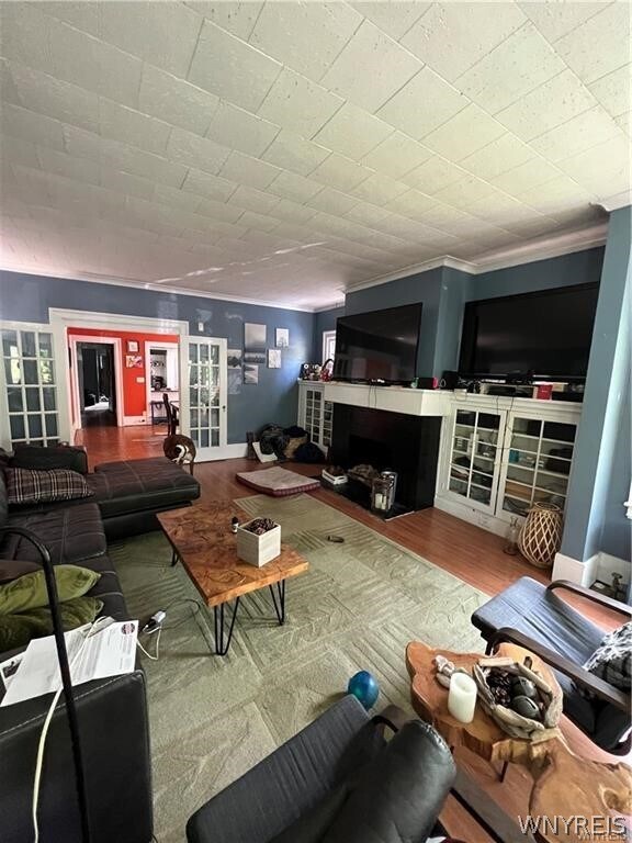 Building Photo - 581 Richmond Ave