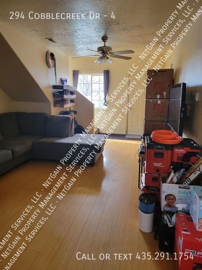 Building Photo - 294 E Cobblecreek Dr