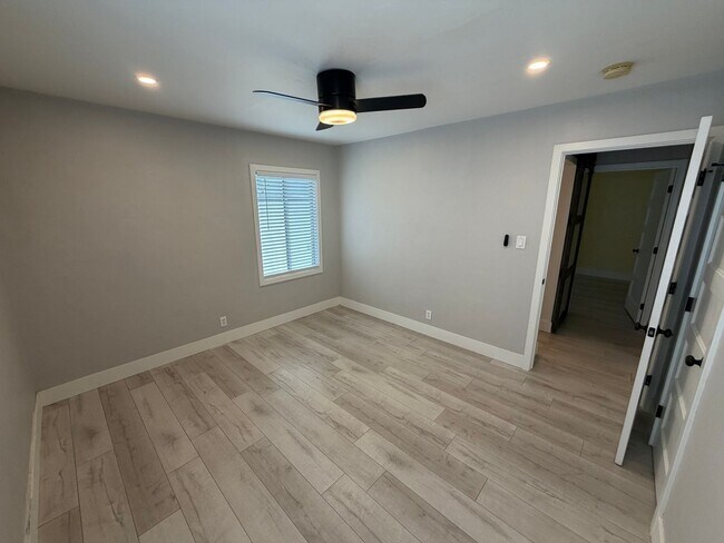 Building Photo - 3 Bedroom | 1.5 Bathroom | Single-Family Home