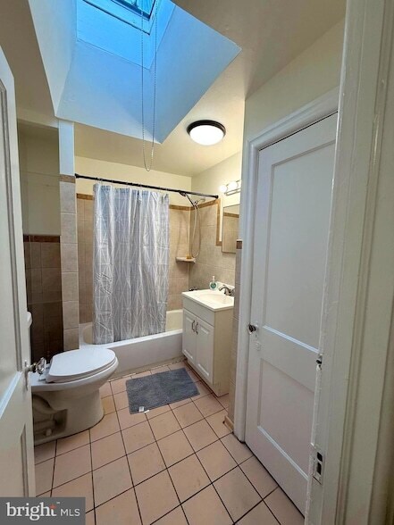 Building Photo - 5118 Oakland St