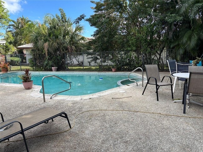 Building Photo - 4609 Bayberry Ln