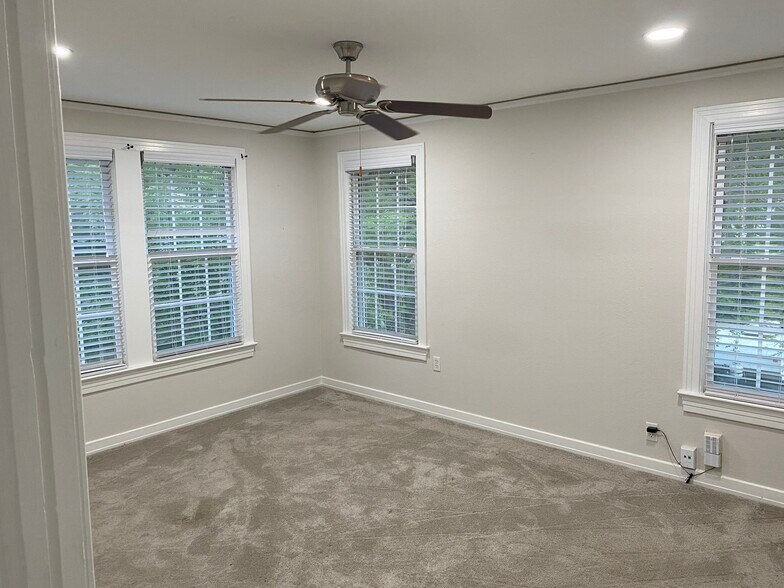 Building Photo - 6348 Llano Ave