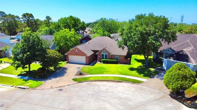 Building Photo - 18715 Forest Forge Dr