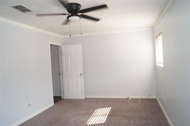 Building Photo - 1804 Flamingo Dr