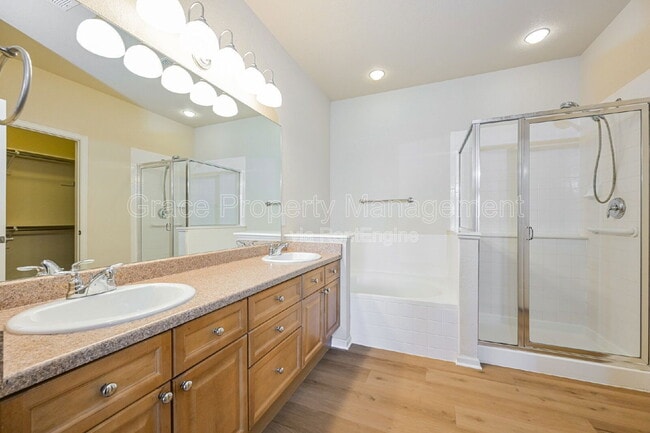 Building Photo - 2230 S Vaughn Way