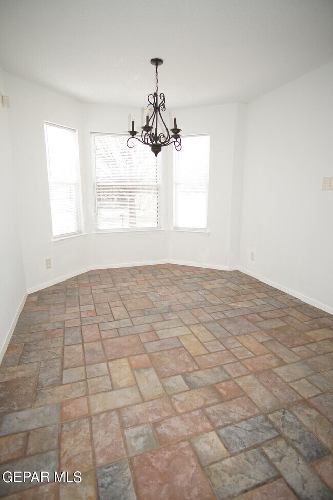 Building Photo - 6040 Los Siglos Dr