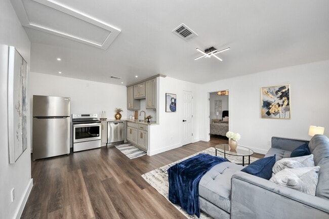 Building Photo - 4215 Eli St