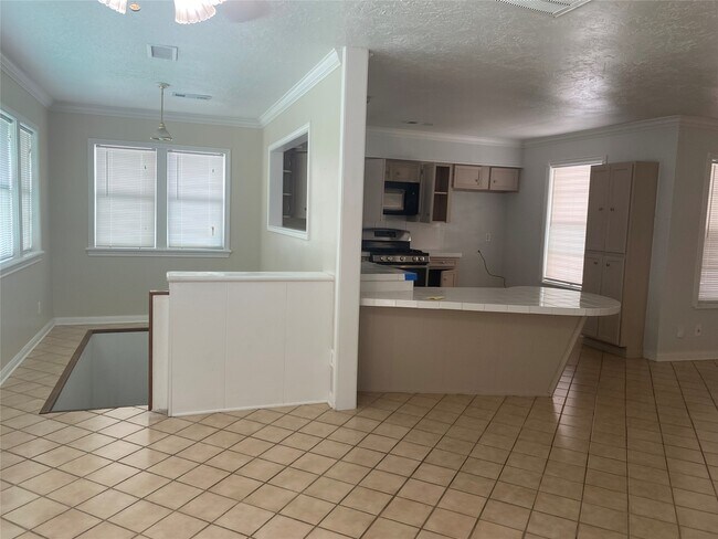 Building Photo - 181 Barracuda St