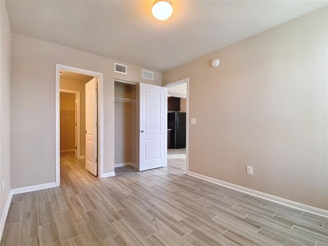 Building Photo - 1721 Arbor Knot Dr