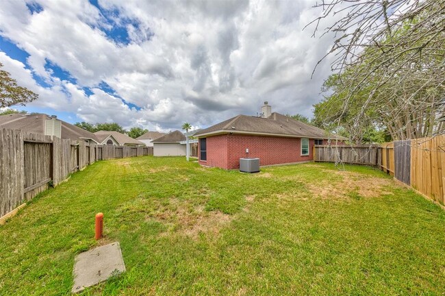 Building Photo - 2107 Crossbay Ct
