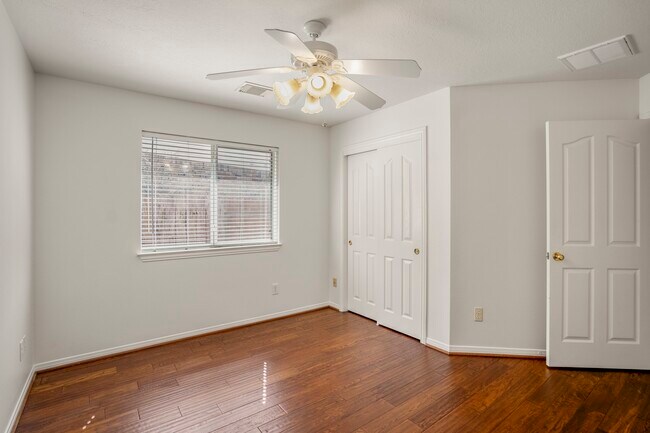 Building Photo - 15 Heron Hollow Ct