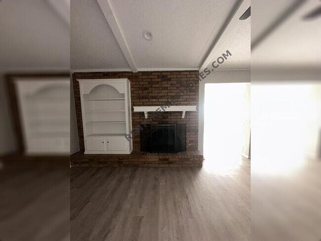 Building Photo - 2632 SW 90th Pl