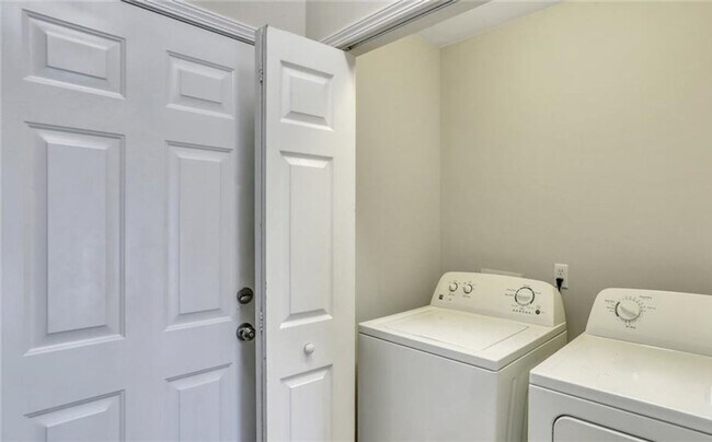 Building Photo - 3 Bed/2 Bath Home in Hamilton Grove at Savannah Quarters