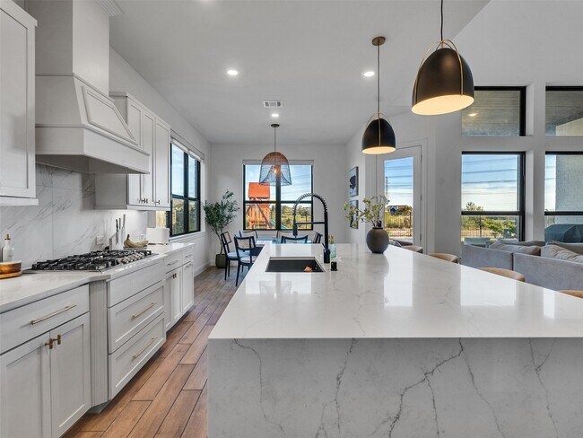 Building Photo - 913 Goose Creek St