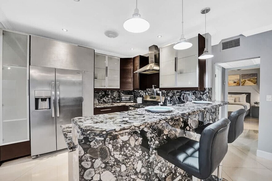 Building Photo - 37 Hendricks Isle