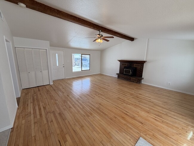 Building Photo - 105 S Kendall St