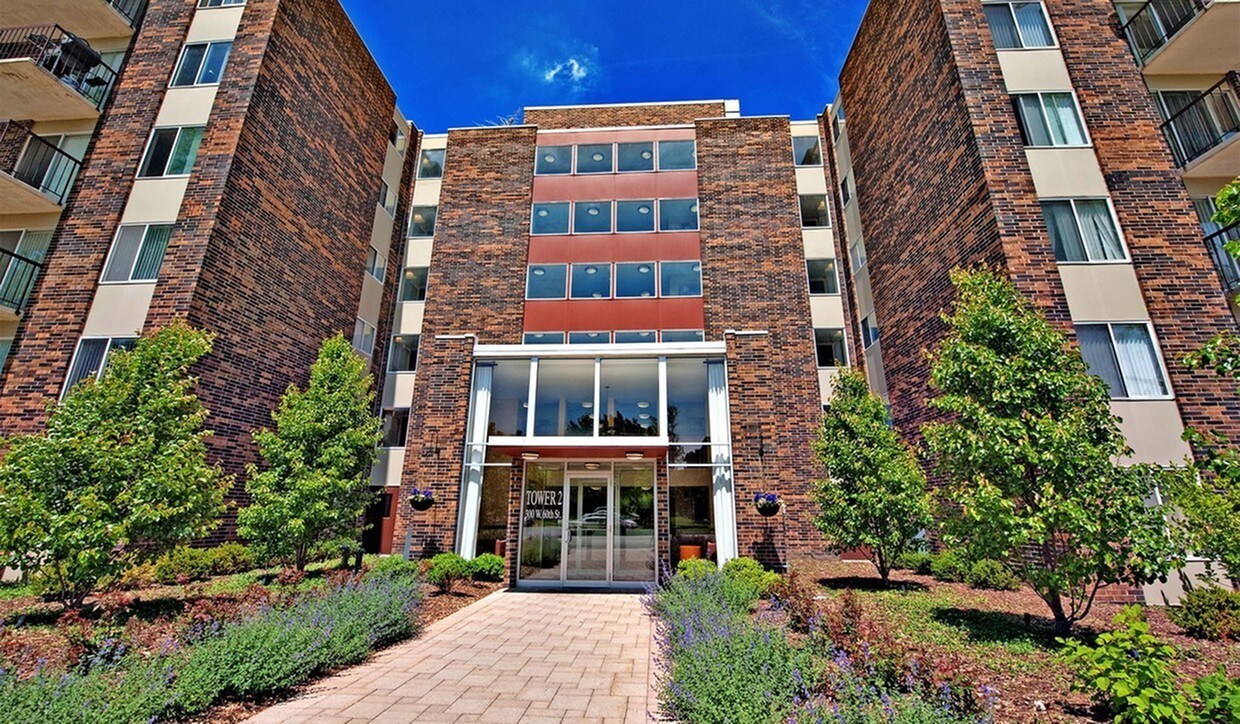 Twin Lake Towers Westmont
