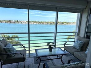 Building Photo - WATERFRONT 2/2 BAHIA DEL MAR RENTAL SEVEN ...