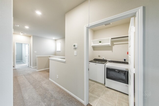 Building Photo - 1524 Beach Oak Dr