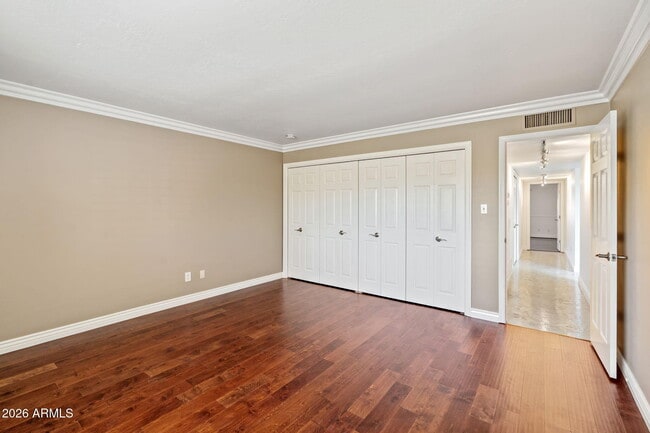 Building Photo - 2614 E Osborn Rd