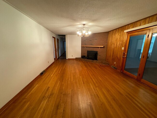Building Photo - 1209 Dameron Rd