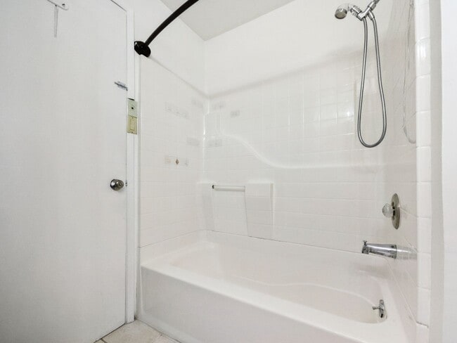 Building Photo - Charming Rambler Retreat Near Robinswood Park