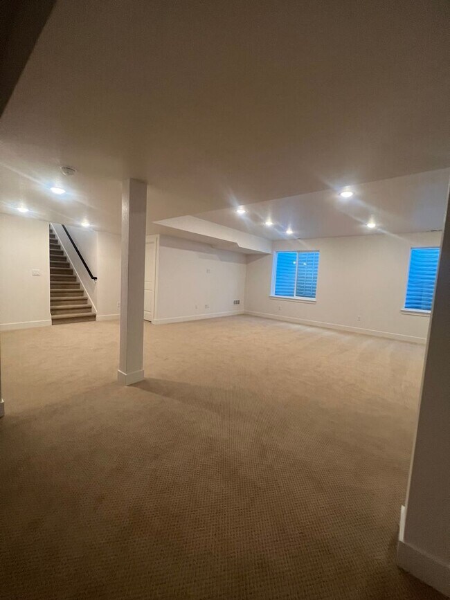 Building Photo - Brand New 5bd/4ba Located in the desirable Raindance neighborhood
