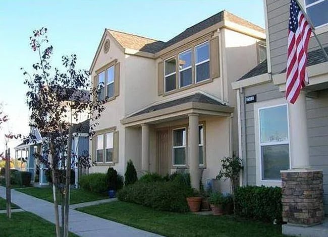 Primary Photo - Bright and Spacious 4-Bed, 3-Bath Home in ...