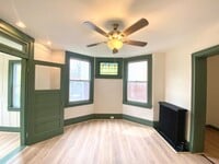 Building Photo - 3 Bed/1 Bath Home in Beechview with Bonus Room-Convenient to Downtown! Available October!