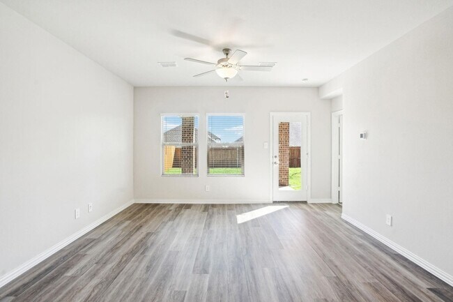 Building Photo - 4012 Sandstone Dr