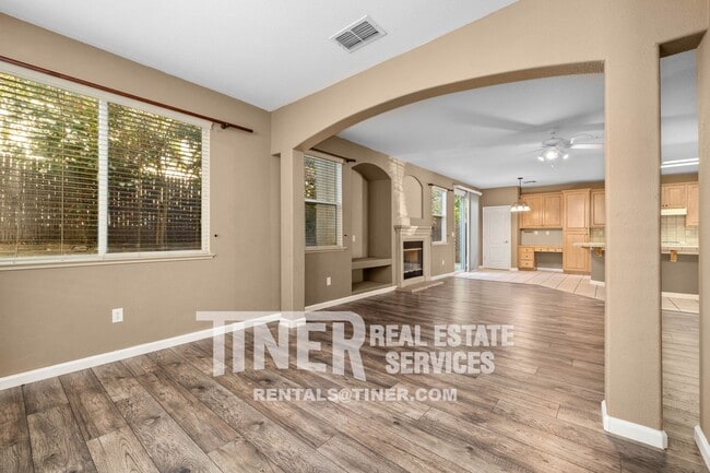 Building Photo - 6530 Aster Ct