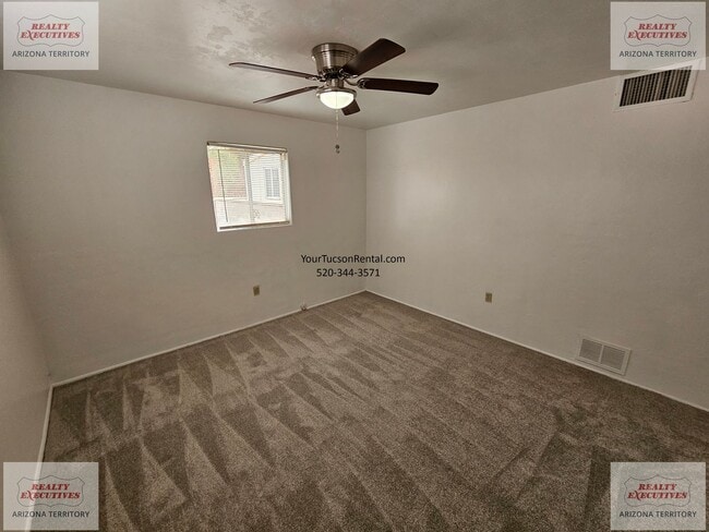 Building Photo - Grant & Silverbell Rd 3/1.5 with A/C $500 Security Deposit