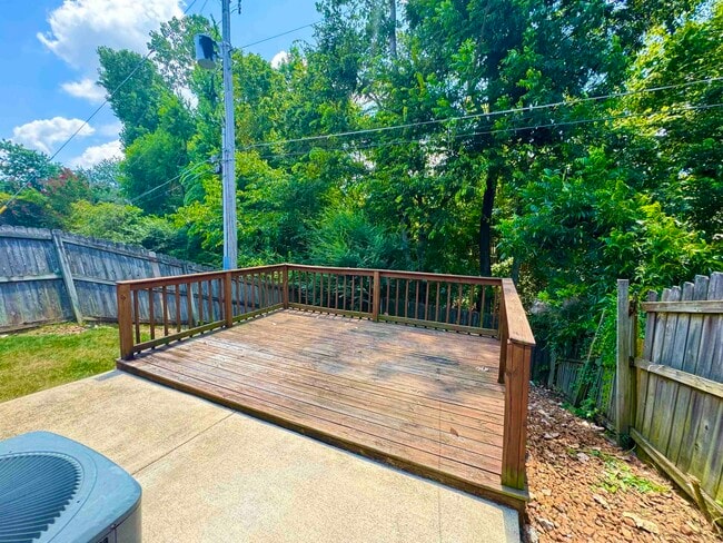 Building Photo - 1217 Brady Hollow Ln