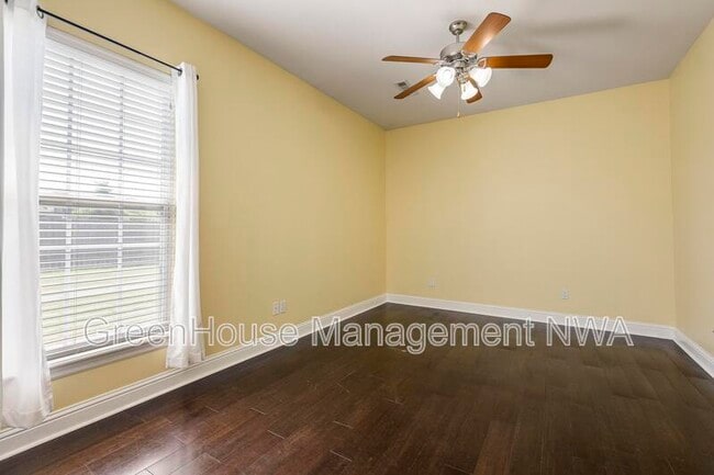 Building Photo - 11758 E Creek Ln