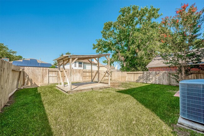 Building Photo - 18339 Beaverdell Dr