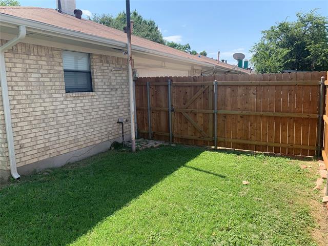 Building Photo - 1520 Parkside Dr